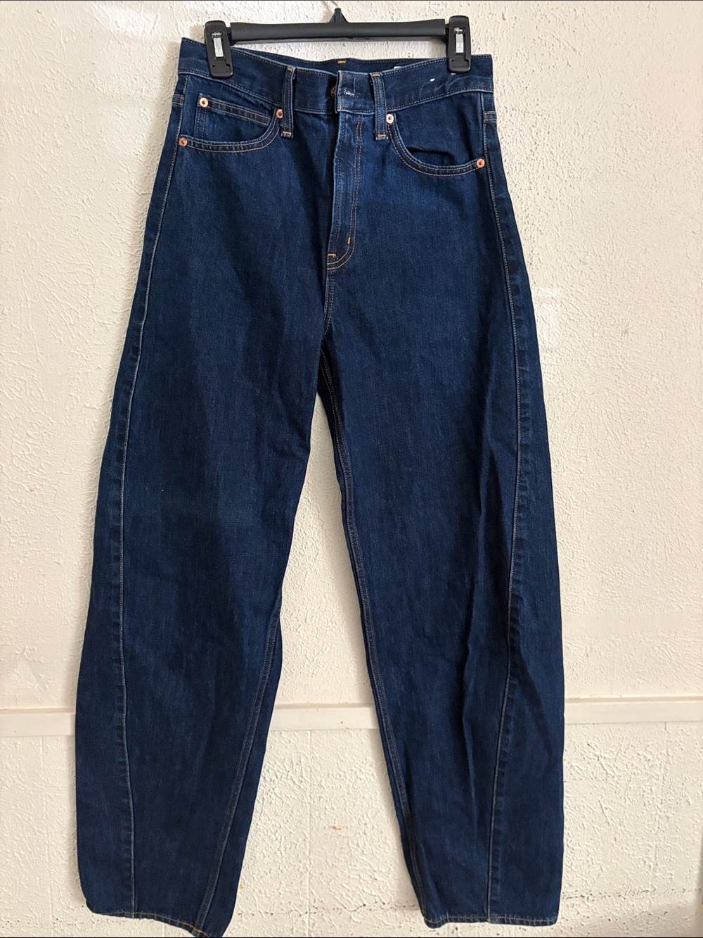 GAP women  Navy Relaxed barrel cut  Jeans - Picture 4 of 4